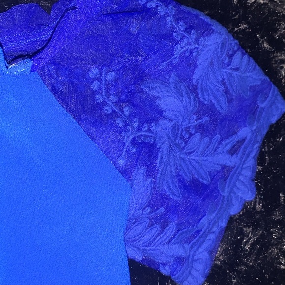 blouse - Picture 2 of 2